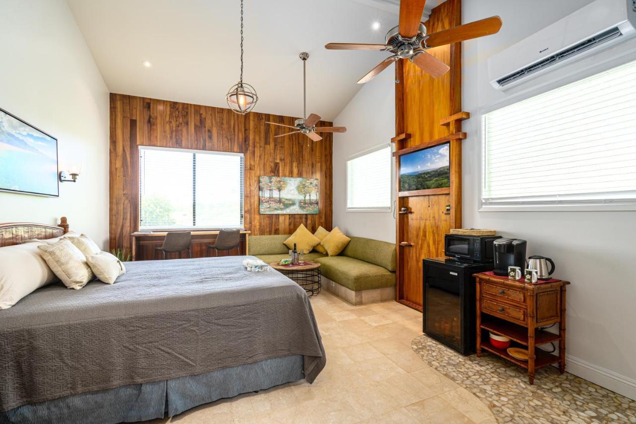 Noahs Hideaway Luxury B&B 拉海纳 外观 照片